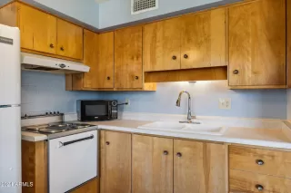 Photo #4: 6687496 Listing