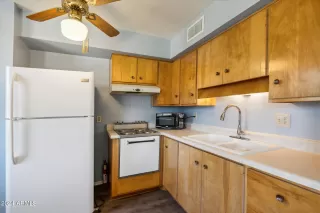 Photo #5: 6687496 Listing