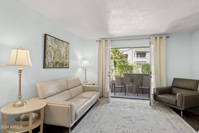 MLS: 6687718 Condo For Sale