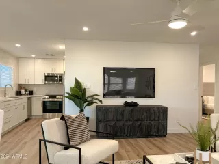 Photo #2: 6687828 Listing 