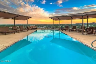 Photo #6: 6687859 Listing