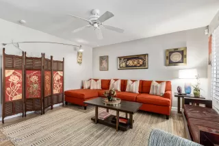 Photo #4: 6688091 Listing