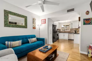 Photo #5: 6688091 Listing