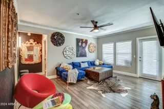 Photo #5: 6688498 Listing