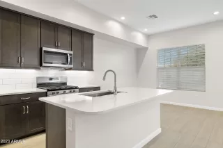 Photo #1: 6688561 Listing 
