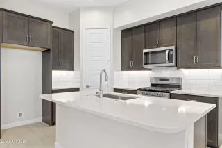 Photo #2: 6688561 Listing 