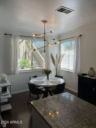 Photo #5: 6688794 Listing