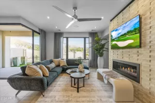 Photo #2: 6688817 Listing 