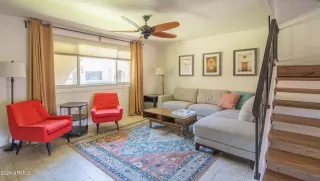 Photo #3: 6688838 Listing 