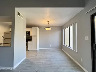 Photo #2: 6689035 Listing