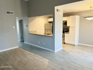 Photo #3: 6689035 Listing