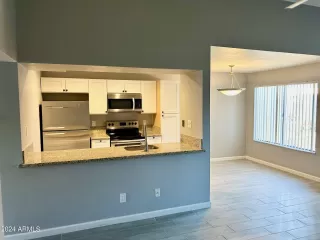 Photo #5: 6689035 Listing