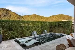 Photo #1: 6689218 Listing 