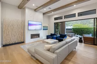 Photo #4: 6689218 Listing 