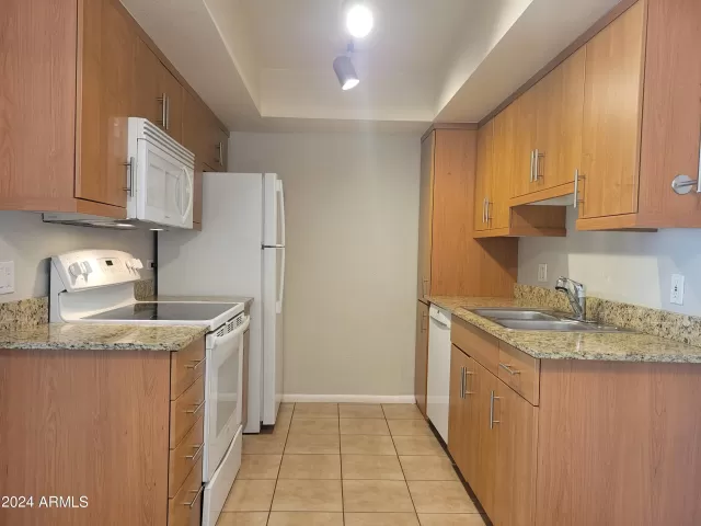 MLS: 6689324 Condo For Sale