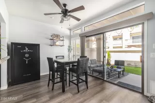 Photo #4: 6689575 Listing