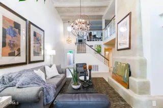 Photo #5: 6689687 Listing