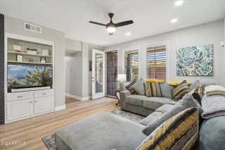 Photo #6: 6689741 Listing 