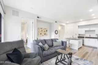 Photo #4: 6689786 Listing 