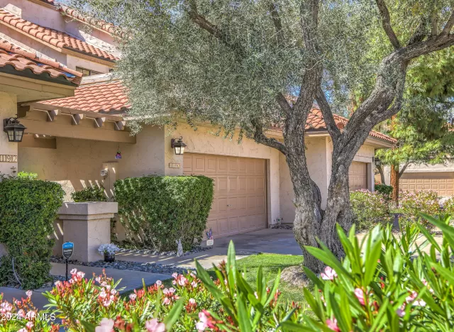 MLS: 6689894 Condo For Sale