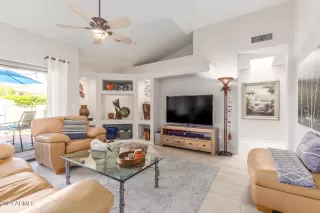 Photo #5: 6690026 Listing