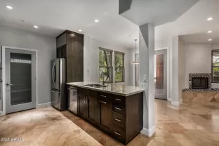 Photo #4: 6690047 Listing