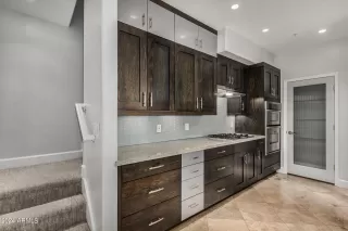 Photo #5: 6690047 Listing