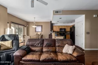 Photo #2: 6690152 Listing