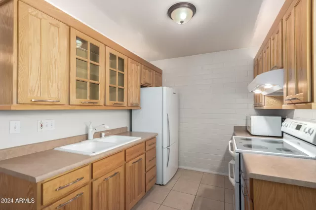 MLS: 6690263 Condo For Sale