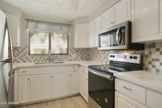 Photo #5: 6690445 Listing