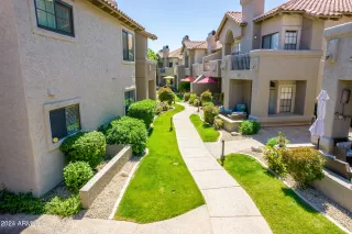Photo #5: 6690457 Listing