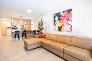 Photo #4: 6690539 Listing