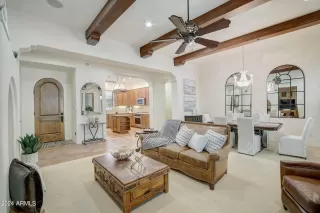 Photo #2: 6690599 Listing