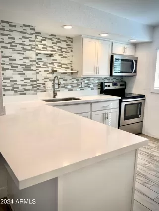 Photo #4: 6690622 Listing