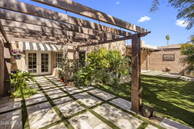 MLS: 6690647 Condo For Sale