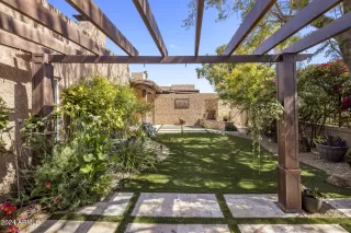 Photo #2: 6690647 Listing 