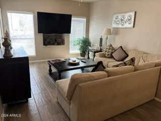 Photo #5: 6690660 Listing 