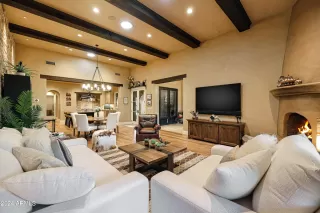 Photo #6: 6690771 Listing