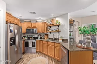 Photo #3: 6690878 Listing 