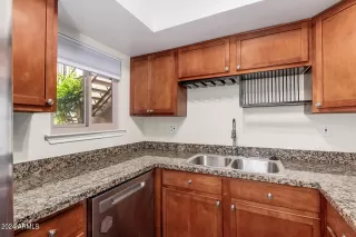 Photo #5: 6690901 Listing