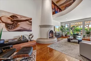 Photo #3: 6691244 Listing