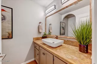 Photo #4: 6691244 Listing