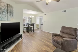 Photo #2: 6691337 Listing