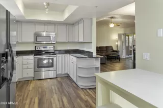 Photo #5: 6691337 Listing
