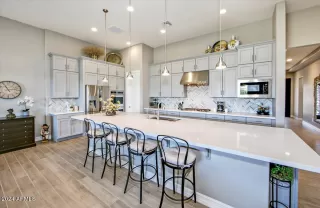 Photo #3: 6691605 Listing