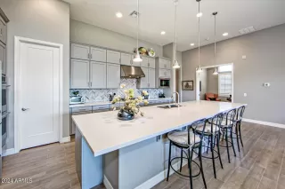 Photo #4: 6691605 Listing