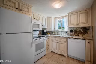 Photo #6: 6691701 Listing