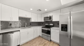 Photo #5: 6691743 Listing