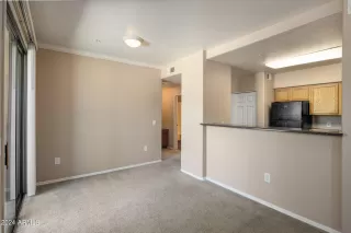 Photo #5: 6691764 Listing