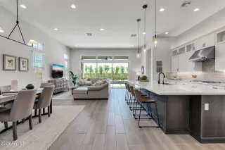 Photo #2: 6691934 Listing